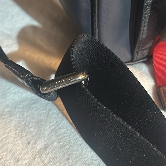 Coach Men’s Crossbody Bag in *PRISTINE* Condition - Picture 15 of 16